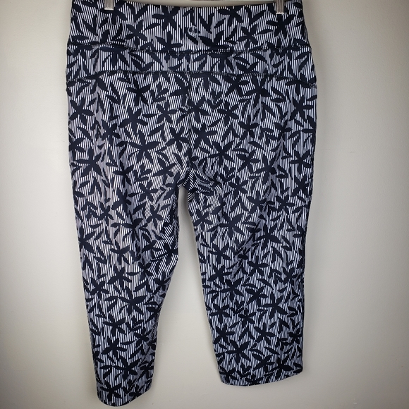 Lands End Floral Leggings - Picture 2 of 4